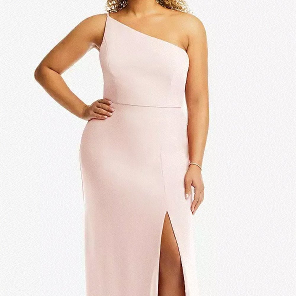 Skinny One-Shoulder Trumpet Gown with Front Slit...1544....Cameo...Size 2...NWT